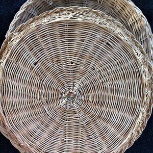 9 Wicker Bamboo Plate Holders